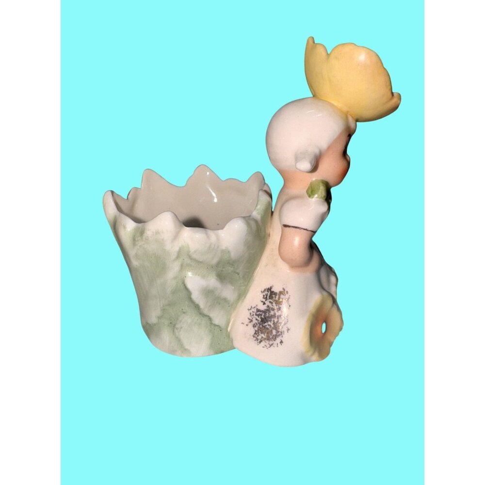 1c2787 Vintage NAPCO Yellow Flower Girl Ceramic Planter Figurine - Picture 2 of 9